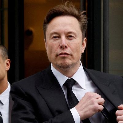 Musk wirbt für Milliardenvergütung thumbnail