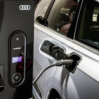 Audi revolutioniert die Elektromobilität mit innovativem Smart-Grid-Projekt! thumbnail